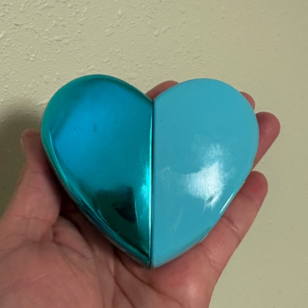 Heart-Shaped Moisturizer - Picture 2 of 13